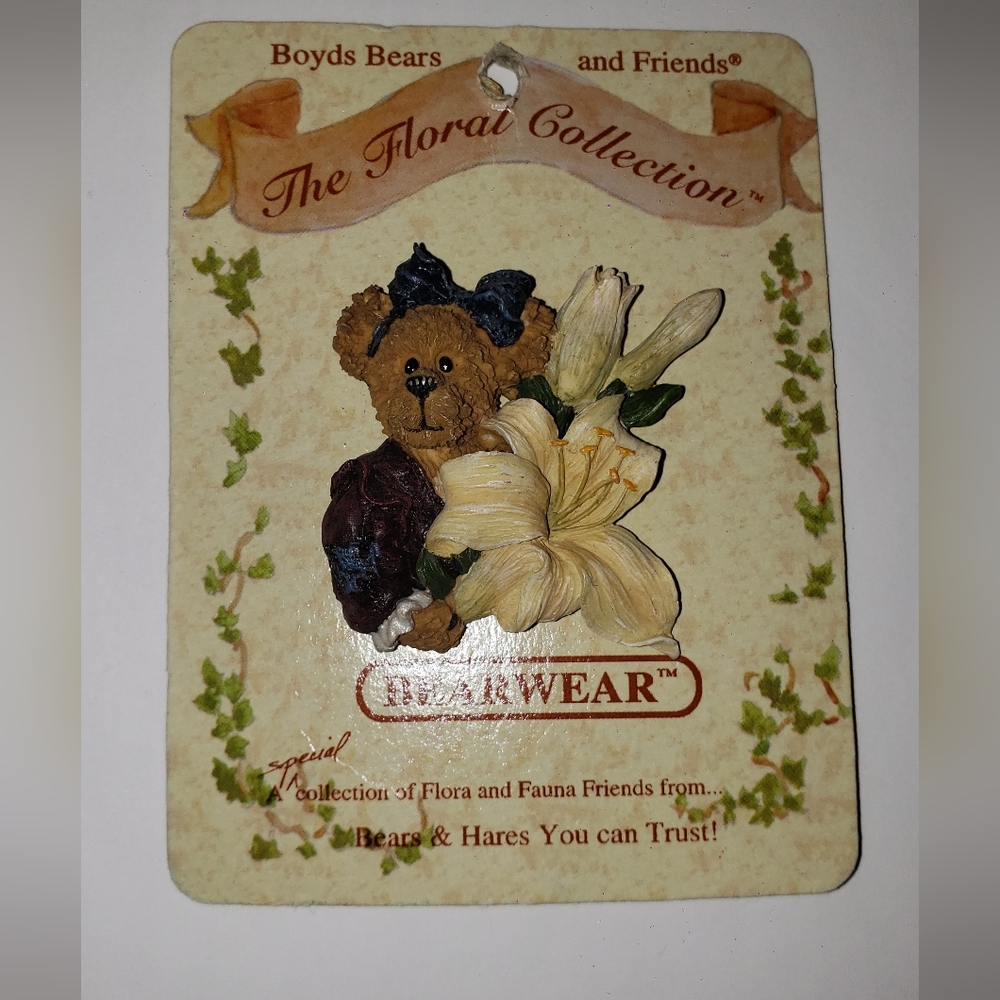Boyds Bears Floral Bear Pin with White and Brown Accents